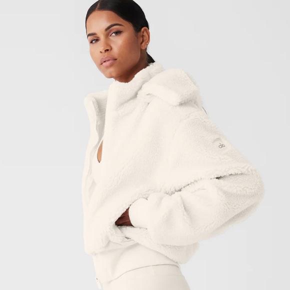 ALO Yoga Jackets & Blazers - Alo Foxy Sherpa Jacket. Size M